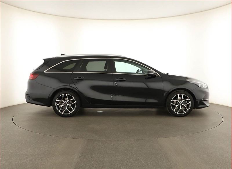 Kia Ceed (2025) 1.5 T-GDI, TOP, AUTOMAT - fotka 6 z 16