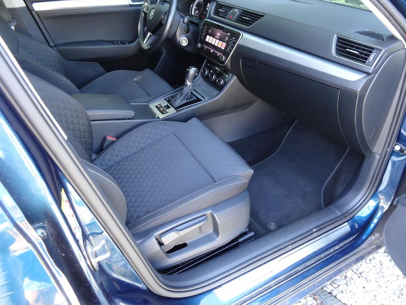 Škoda Superb 2.0TDi DSG Taž.zař. Plná nádrž - fotka 4 z 41
