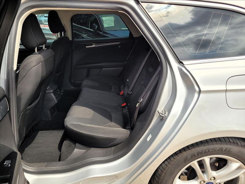 Ford Mondeo 2,0 DA,Limited,xenon,navi,výhř - fotka 14 z 50