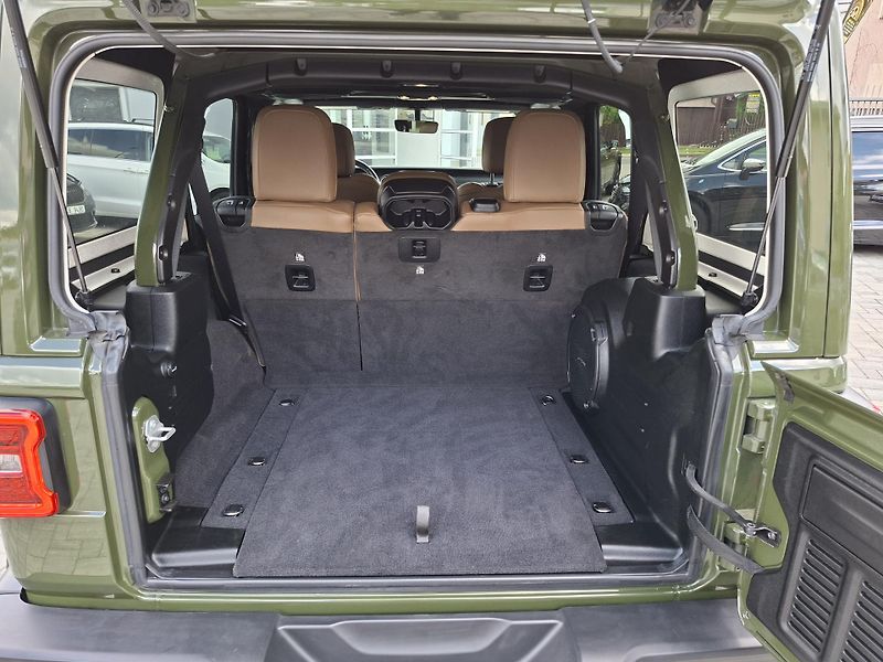 Jeep Wrangler (2021) SAHARA 4x4 Unlimited, TOP   - fotka 19 z 52