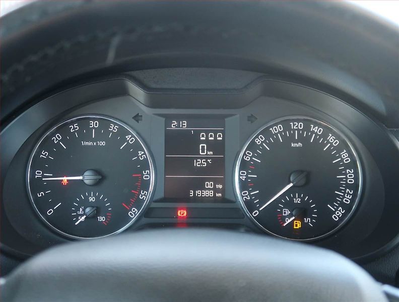 Škoda Octavia (2014) Ambition 1.6 TDI, Tempomat - fotka 11 z 18