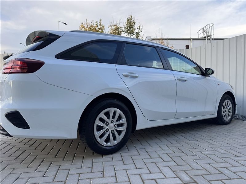 Kia Ceed 1,6 CRDi SW FRESH DPH 1.maj ČR - fotka 17 z 50