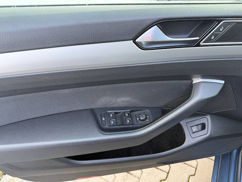 Volkswagen Passat (2015) 2.0 TDI 110 kW Comfortline - fotka 20 z 23