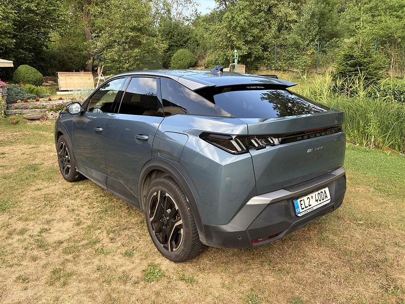 Peugeot 3008 (2025) Peugeot e-3008 ELEKTRO 73 kWh - fotka 2 z 18