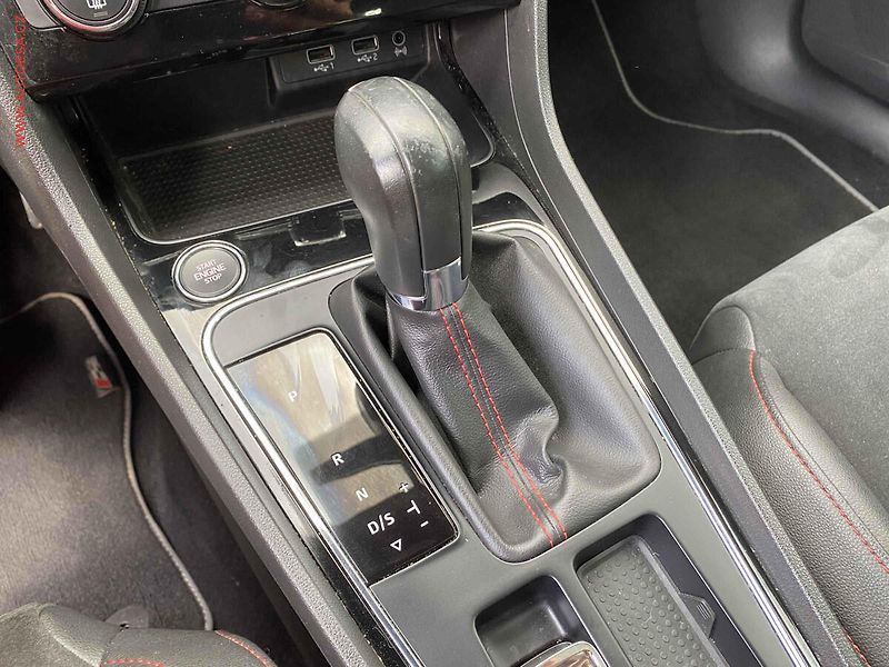Seat Leon (2019) 1.5 TSi, FR, DSG, panor - fotka 14 z 18
