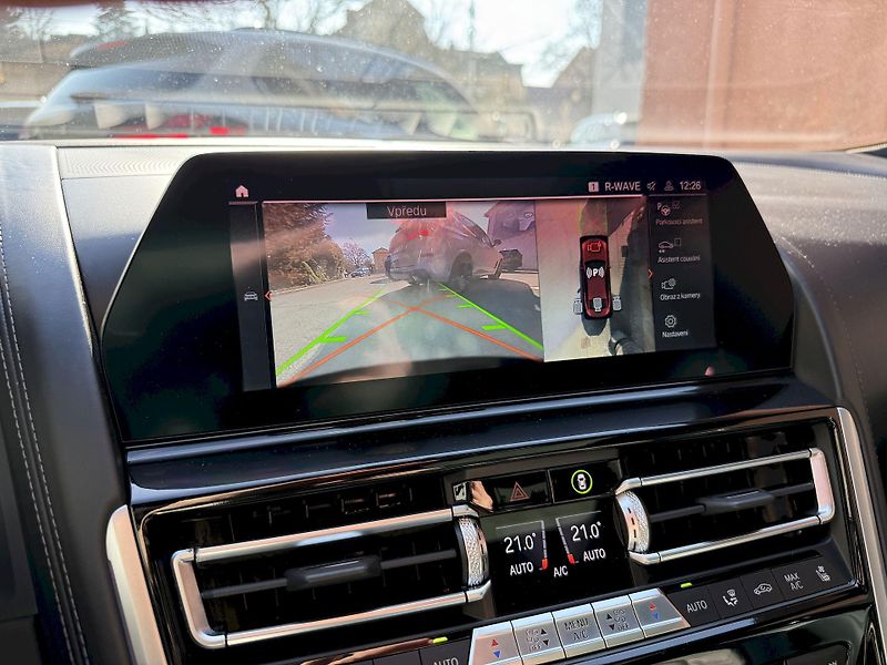 BMW Řada 8 M850ix GC M-Sport Carbon Indiv - fotka 33 z 49