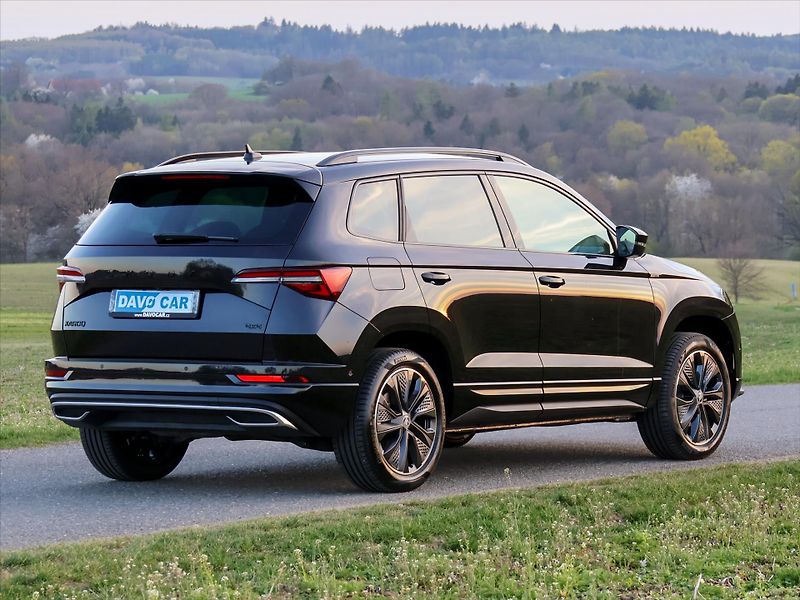 Škoda Karoq 2,0 TDI 4x4 DSG Sportline DPH - fotka 7 z 42