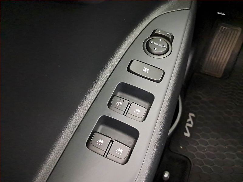 Kia Stonic (2025) 1.2 DPI, ČR,1.maj, Serv.kniha - fotka 15 z 15