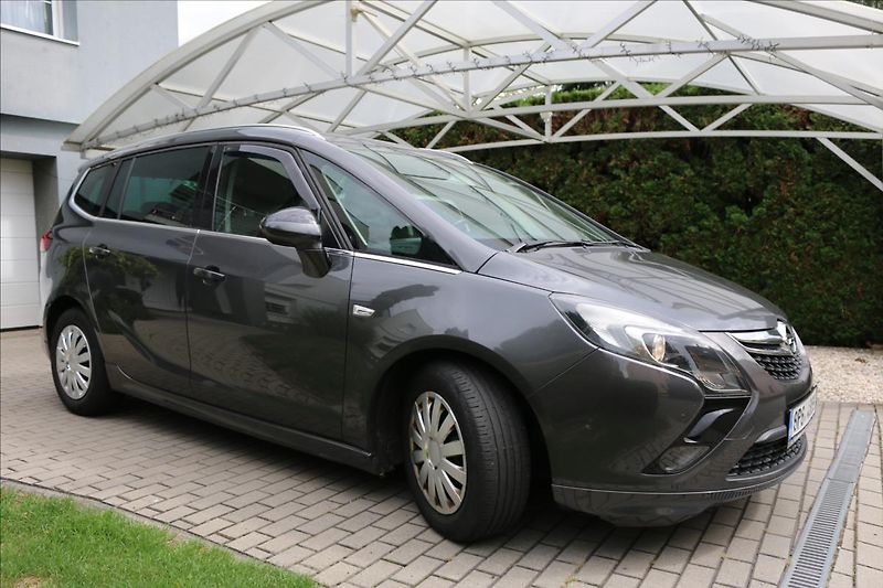 Opel Zafira 1,4 Tourer, Turbo, DSG, 7míst - fotka 3 z 38