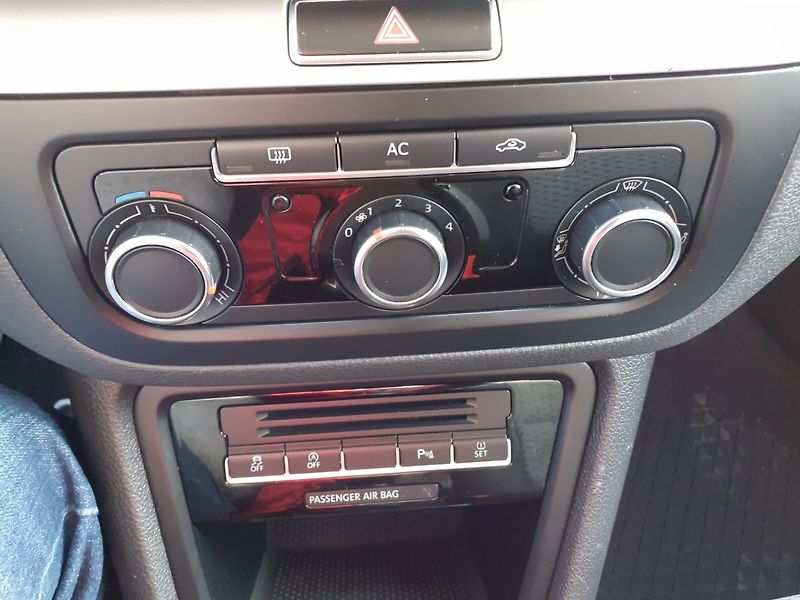 Volkswagen Sharan (2011) 2.0 TDi TREND - fotka 14 z 35