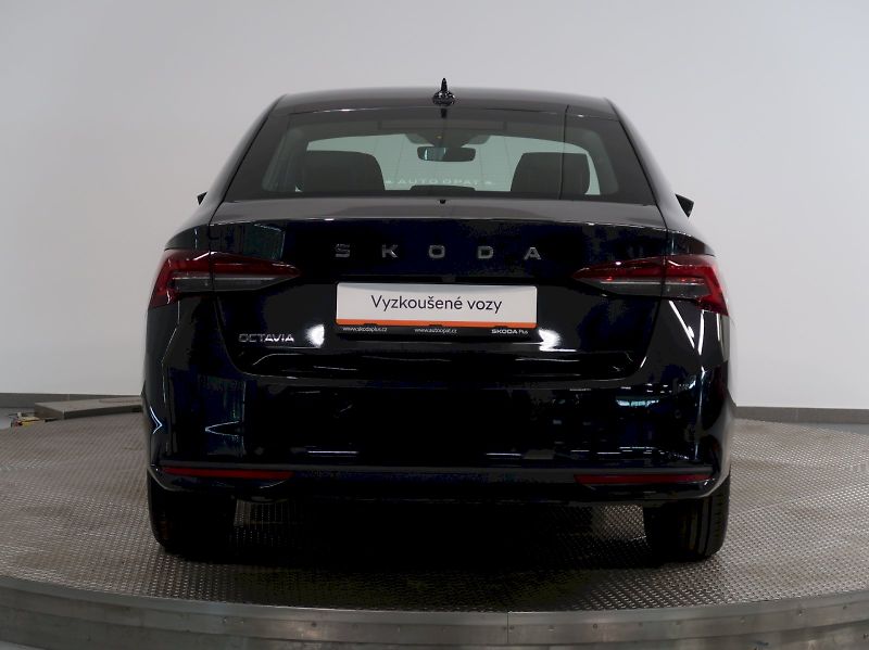 Škoda Octavia (2024) SELECTION 2.0TDI 85kW MATRIX - fotka 8 z 33