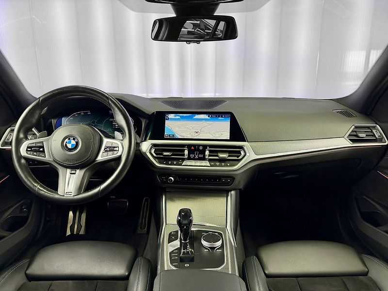BMW Řada 3 320d xDrive M-PAKET, ALCANTARA - fotka 10 z 31