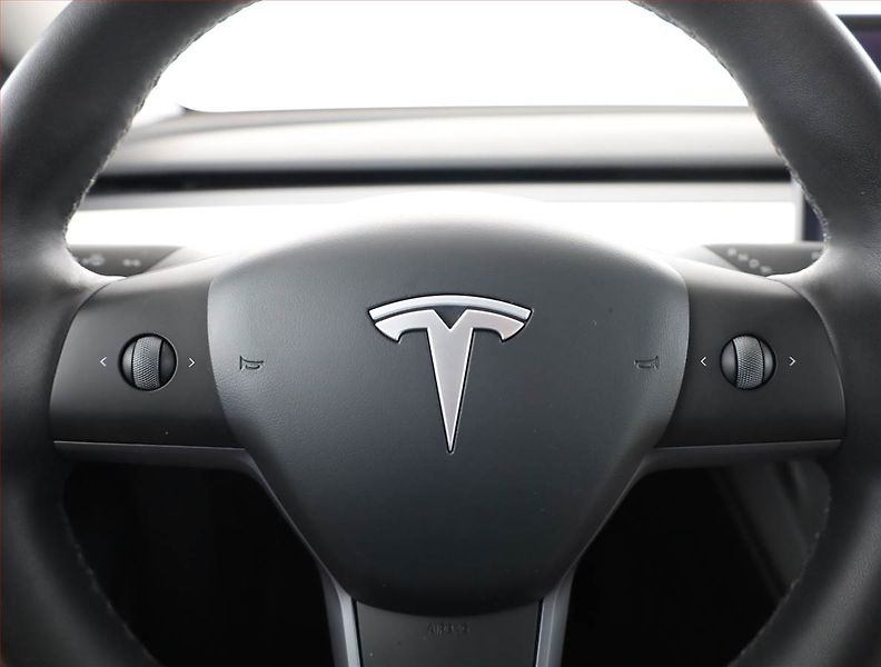 Tesla Model Y (2021) Long Range AWD 75kWh, SoH 89% - fotka 8 z 23