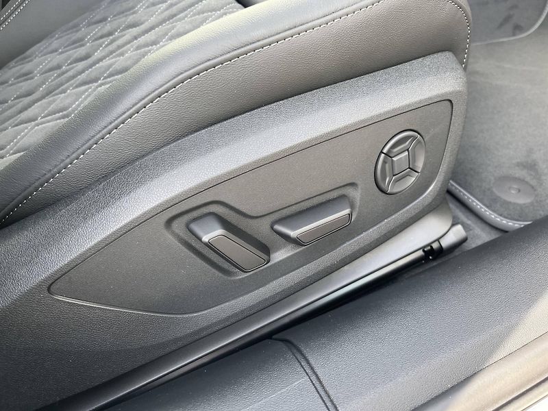 Audi A6 e-hybrid Quattro 2,0TFSI - fotka 19 z 24