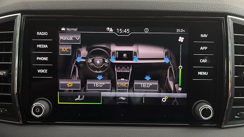 Škoda Karoq 2.0 TDI Style - fotka 25 z 27