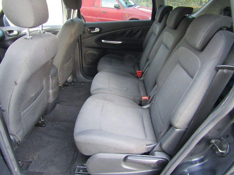 Ford S-MAX (2008) 1.8 TDCi 92kW  7 MÍST - fotka 20 z 35
