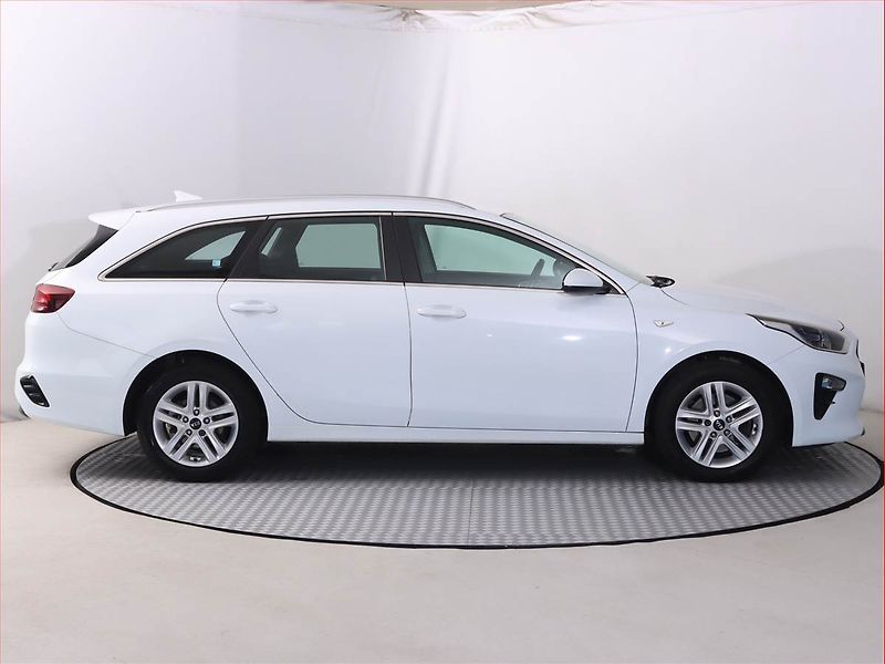 Kia Ceed (2019) Gold 1.4 T-GDI, Automat - fotka 6 z 18