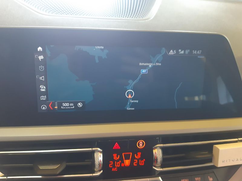 BMW Řada 3 318d BERLINE NAVI LED KAMERA - fotka 11 z 23