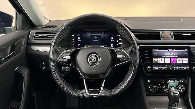 Škoda Superb 2.0 TDI DSG 4x4 Style Combi - fotka 9 z 31