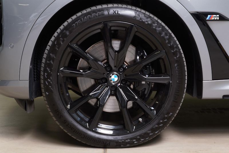 BMW X7 M60i,Xdrive,ČR,DPH,25000KM - fotka 14 z 46