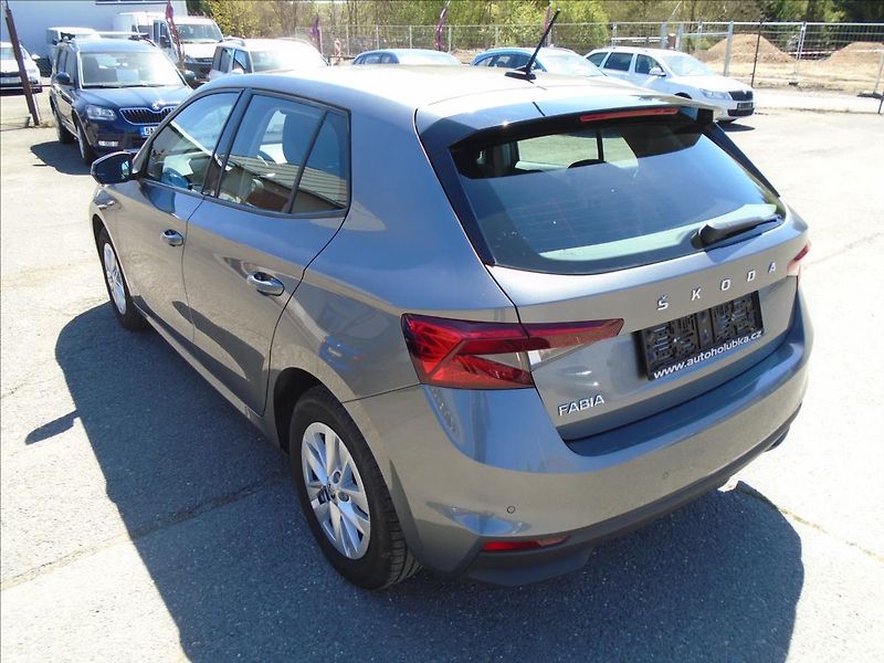 Škoda Fabia 1,0   AUTOMAT - fotka 2 z 29