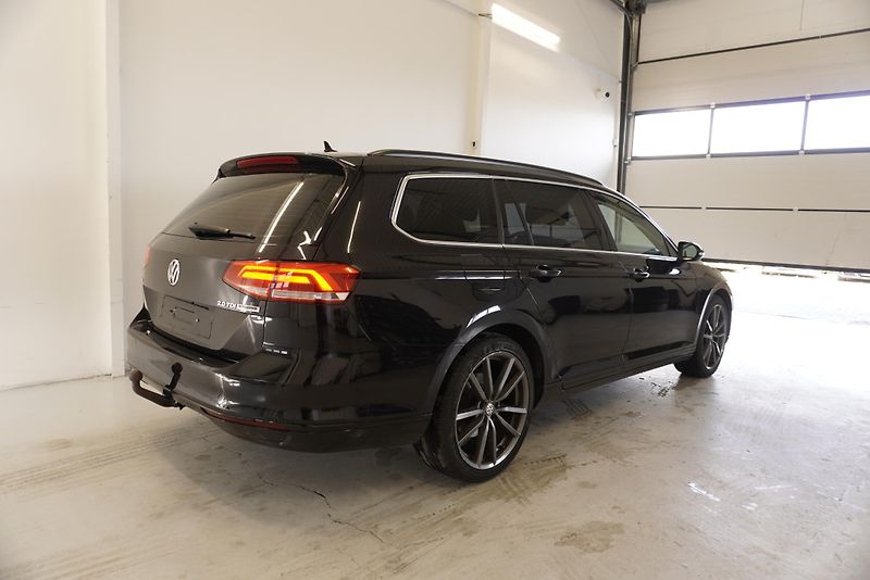 Volkswagen Passat 2.0TDi HIGHLINE DSG - fotka 8 z 42