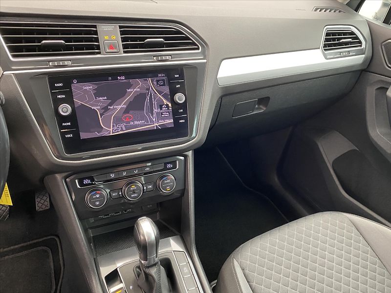 Volkswagen Tiguan 2,0 TDI DSG 110 kW COMFORTLINE - fotka 16 z 27