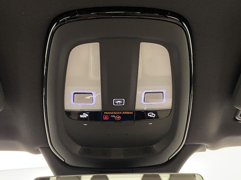 Volvo XC90 (2026) T8 AWD Plug-in CORE 7m - fotka 41 z 64
