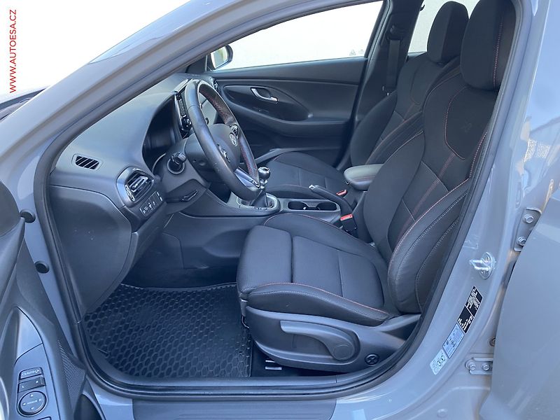 Hyundai i30 (2022) 1.5 T-GDi, N-Line - fotka 9 z 21