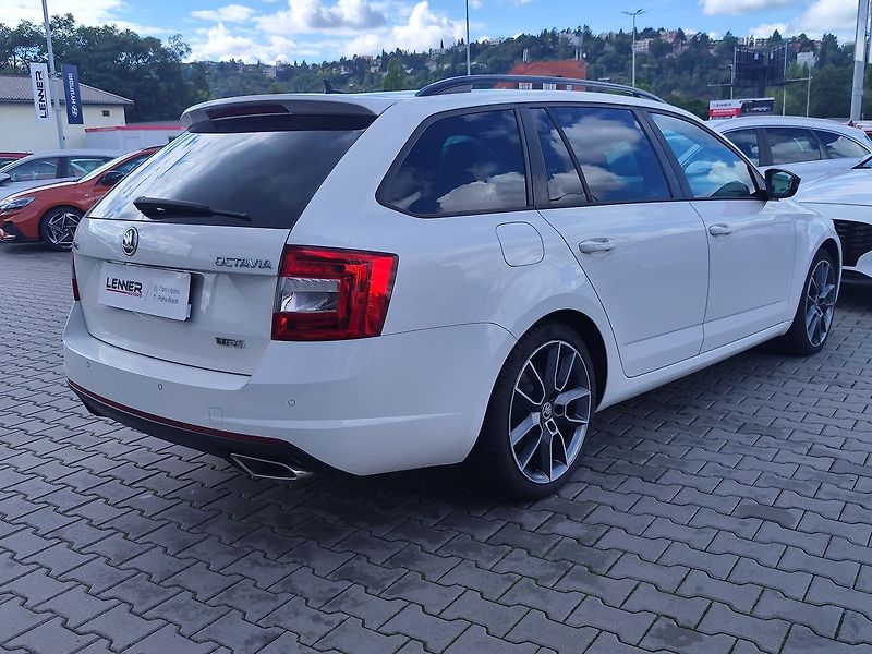 Škoda Octavia 2.0 TDI/135kW RS - fotka 5 z 33