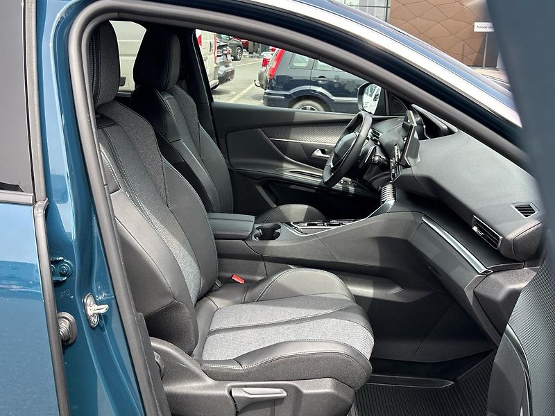 Peugeot 5008 Allure Pack - fotka 9 z 30