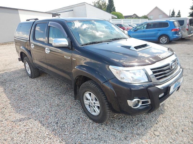 Toyota Hilux 3.0 D-4D, 4x4, AUTOMAT, TAŽNÉ - fotka 4 z 26