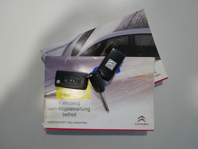 Citroën C4 Picasso 1,6 e-HDi Navi REZERVACE - fotka 38 z 43