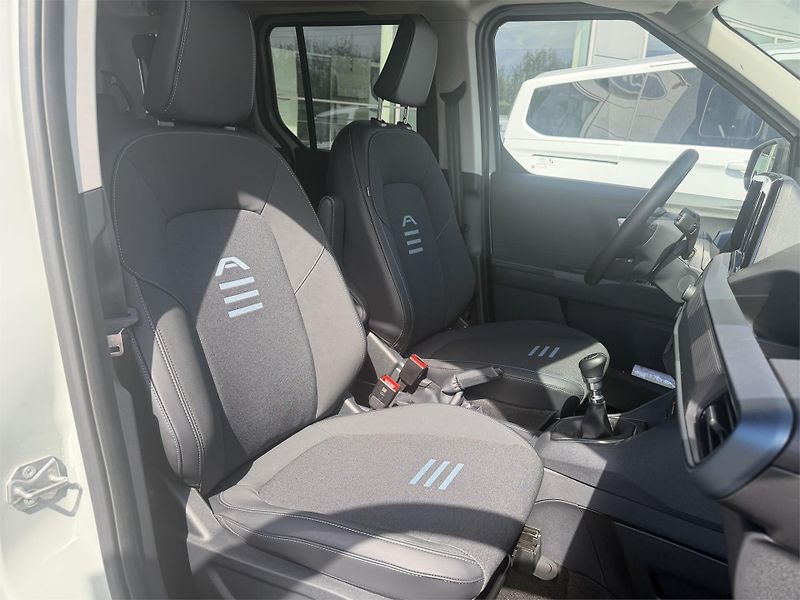 Ford Tourneo Courier Active, Tourneo, 1.0 EcoBoost - fotka 9 z 20