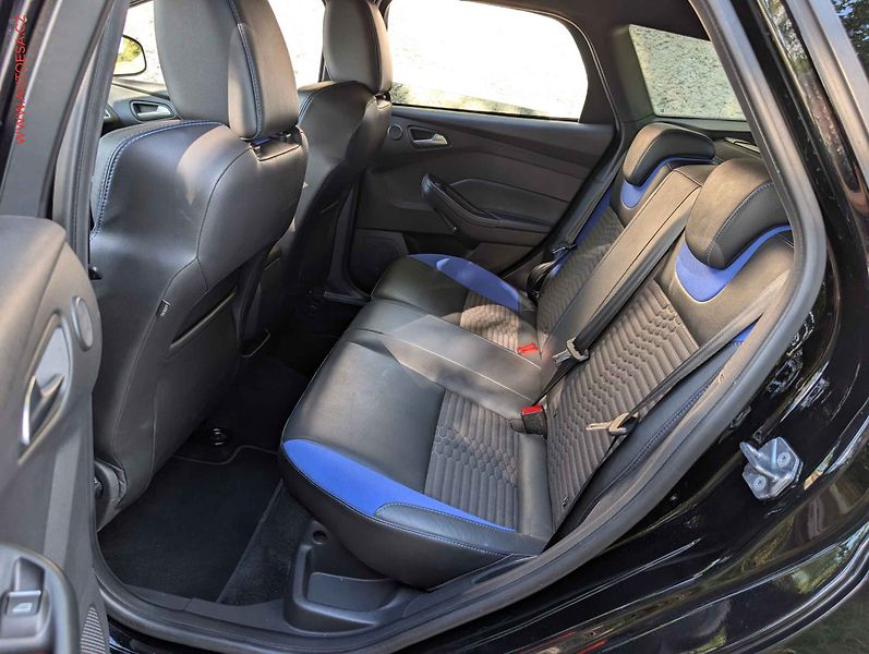 Ford Focus (2017) 2.0EB, ST, Xenon, navi - fotka 18 z 19