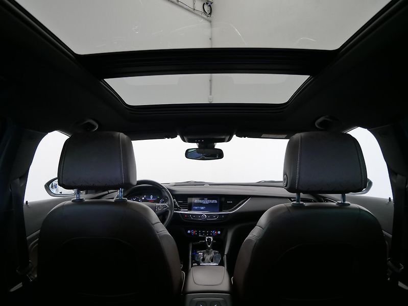 Opel Insignia - fotka 24 z 27