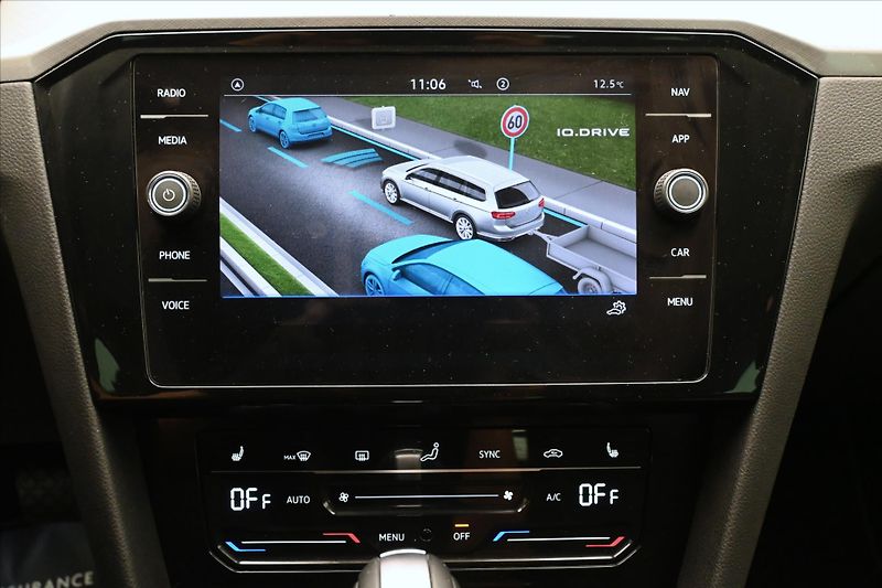 Volkswagen Passat 2,0 TDI 110kW DSG Business Zár - fotka 19 z 31
