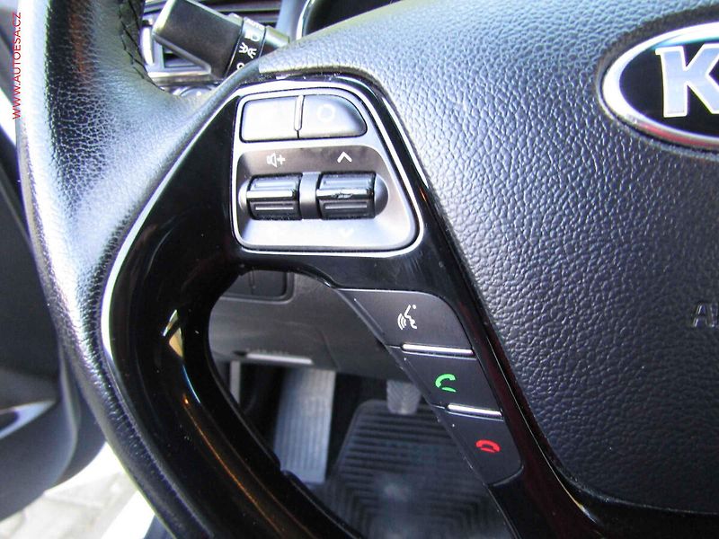 Kia Ceed (2017) 1.6i, 1.maj,ČR, Klima - fotka 15 z 18
