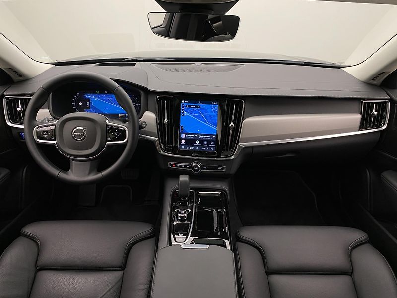 Volvo V90 T8 AWD RECHARGE DARK PLUS AUT - fotka 2 z 65