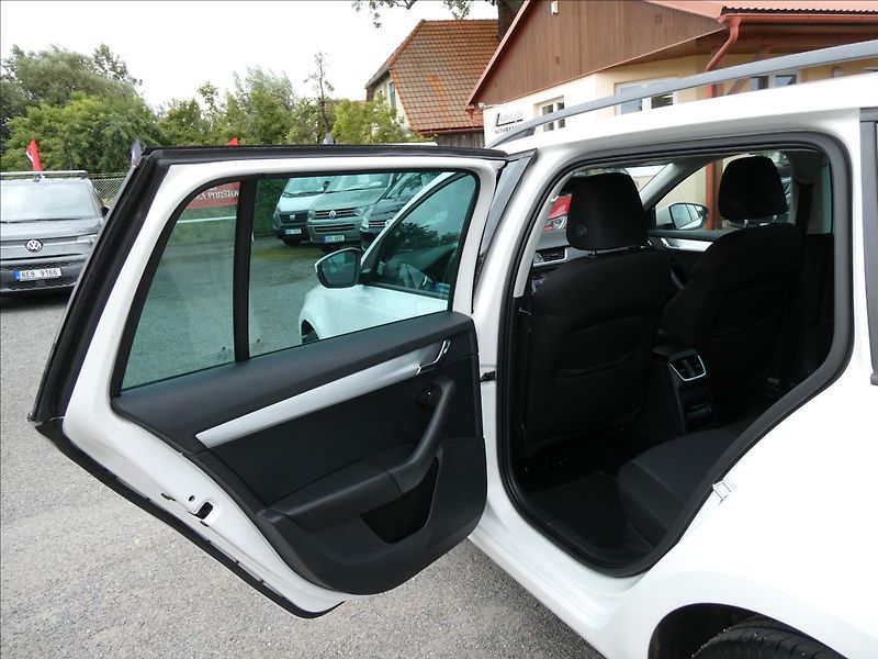 Škoda Octavia 2,0 TDi110kW ELEGANCE,ČR,ZÁVĚS - fotka 24 z 45
