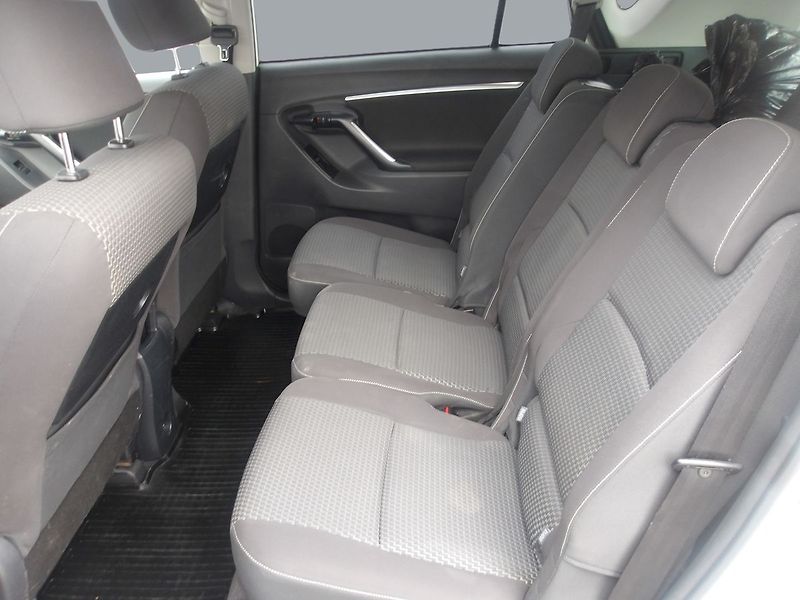Toyota Verso 1,6 D4D 82kW Nové v ČR! 2xkola - fotka 21 z 30