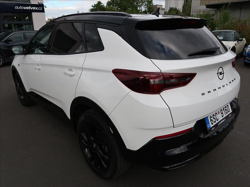 Opel Grandland 1,2 Turbo,96kW,1majČR,ser.kn. - fotka 4 z 28