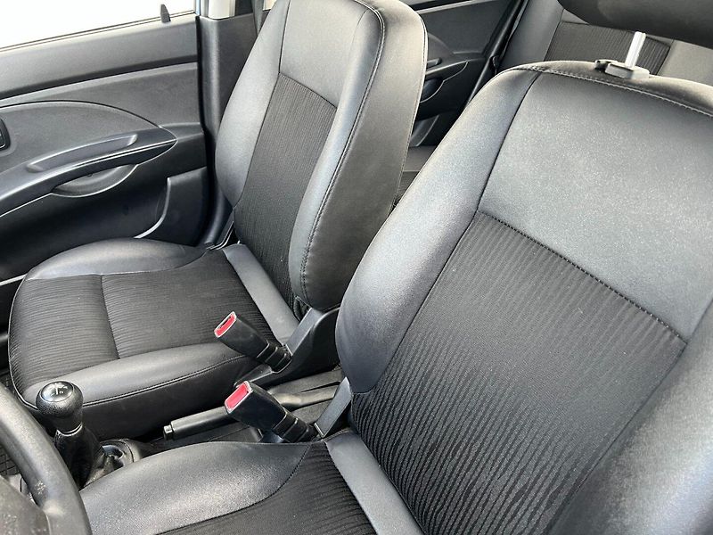 Kia Picanto (2008) 1.0i 46kW - fotka 14 z 15