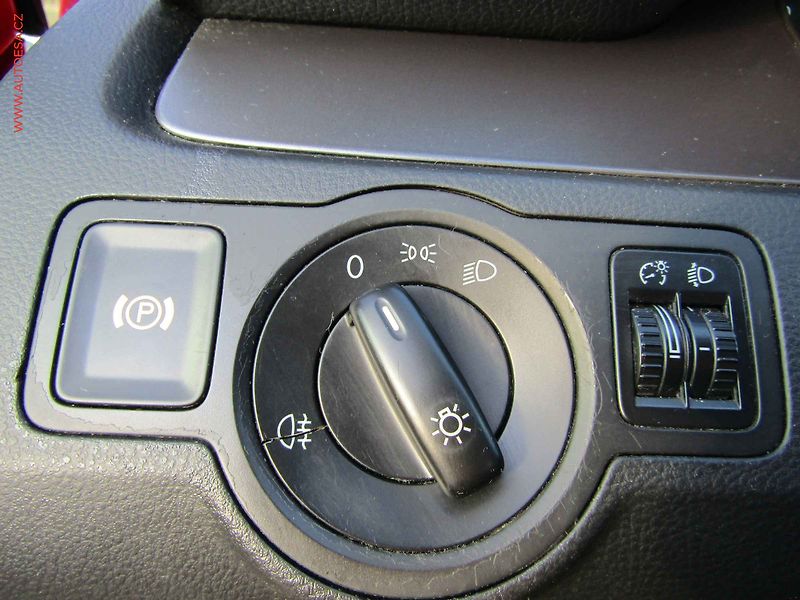 Volkswagen Passat (2008) 1.9TDi Variant, TZ, výhř.sed. - fotka 14 z 21