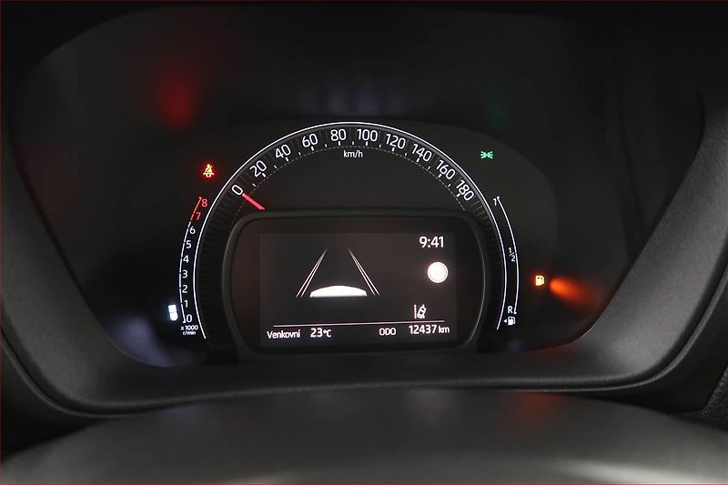 Toyota Aygo (2022) 1.0 VVT-i, ČR,1.maj - fotka 11 z 17