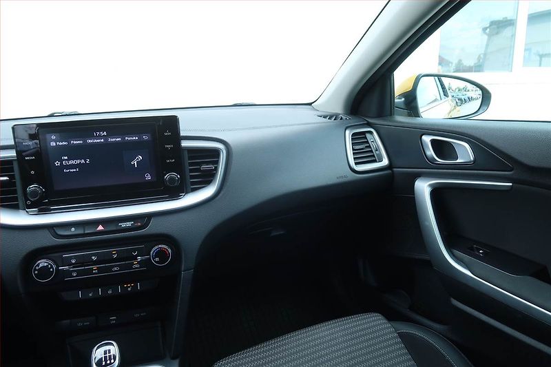 Kia XCeed (2022) 1.5 T-GDI, Serv.kniha - fotka 8 z 20