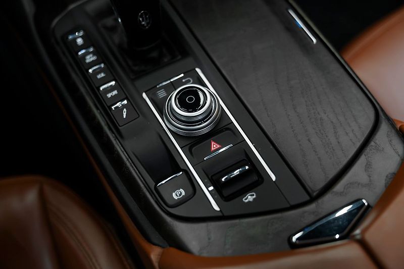 Maserati Levante GranLusso - fotka 16 z 24