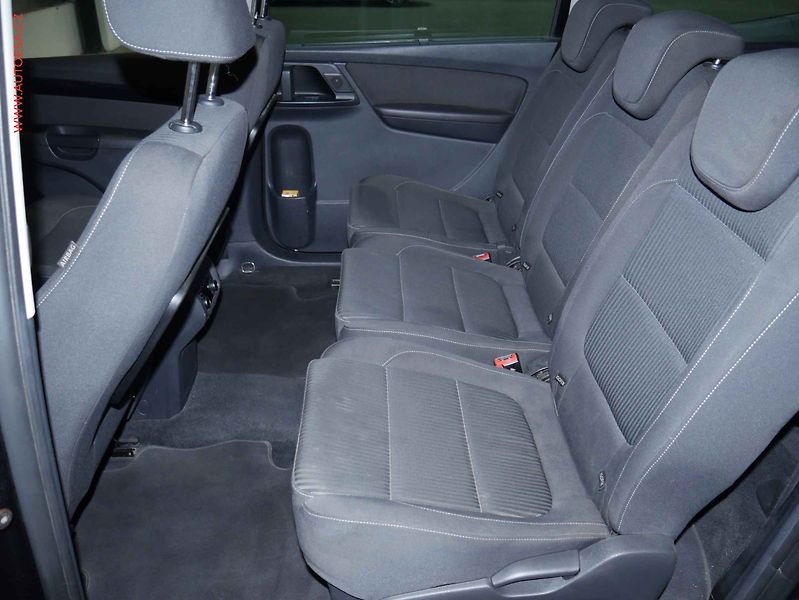Seat Alhambra (2011) 2.0 TDi 7míst, Navi, panor. - fotka 10 z 23