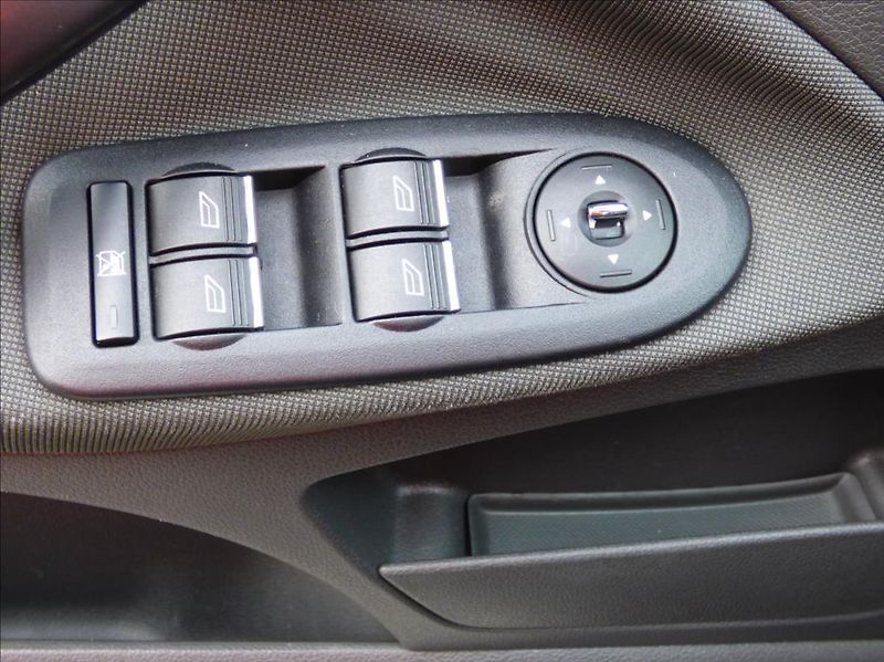 Ford Kuga 2,0 TDCI, 4x4 - fotka 21 z 47