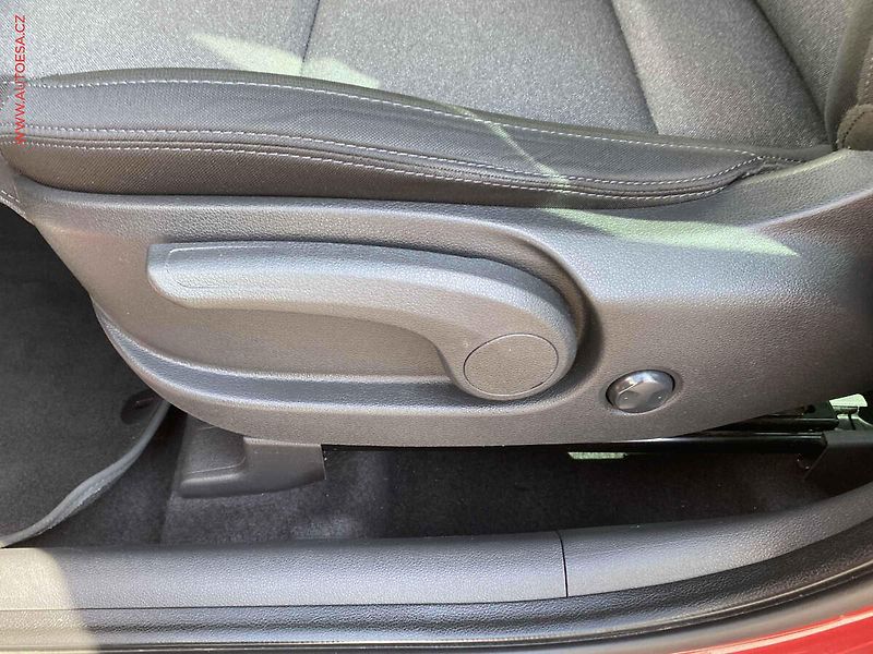Hyundai Tucson (2020) 2.0CRDI 4x4, 2.maj,ČR - fotka 14 z 19